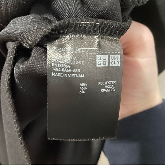 Uniqlo black dress - Picture 3 of 5